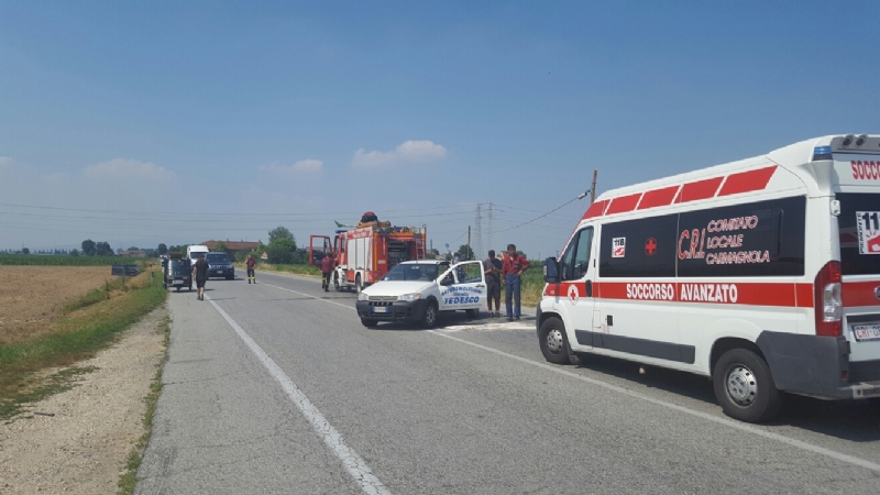 CARMAGNOLA - Doppio schianto sulla famigerata 393: due turisti tedeschi in ospedale