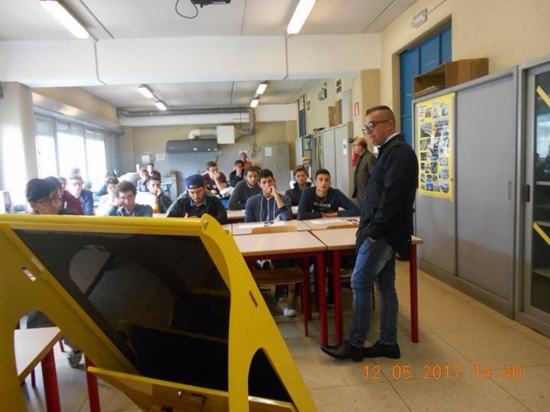 ORBASSANO - L'imprenditore Fischetto torna tra i banchi di scuola