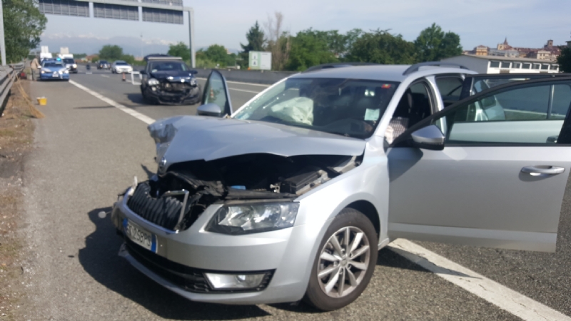 MONCALIERI - Schianto in tangenziale Sud: una donna ricoverata al Santa Croce