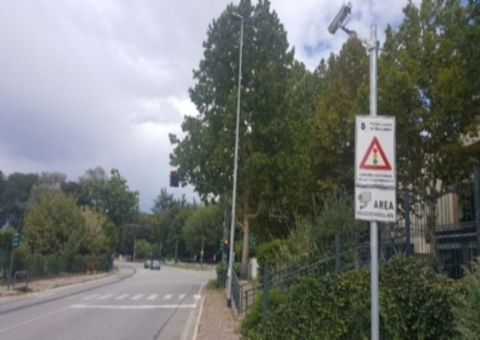 MONCALIERI - Il giudice ribalta le sentenze: legittima la telecamera al semaforo di viale Castello