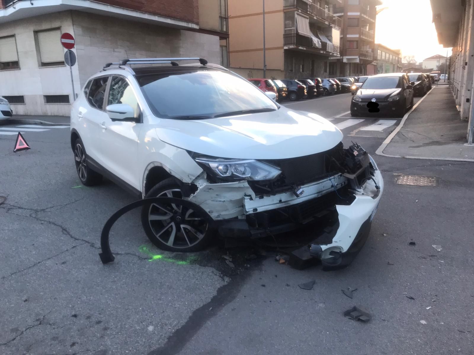 NICHELINO - Brutto incidente in via Galilei: un ferito al Cto