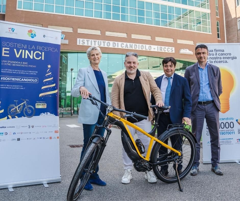 CANDIOLO - Consegnato il primo premio della lotteria benefica organizzata dal centro tumori