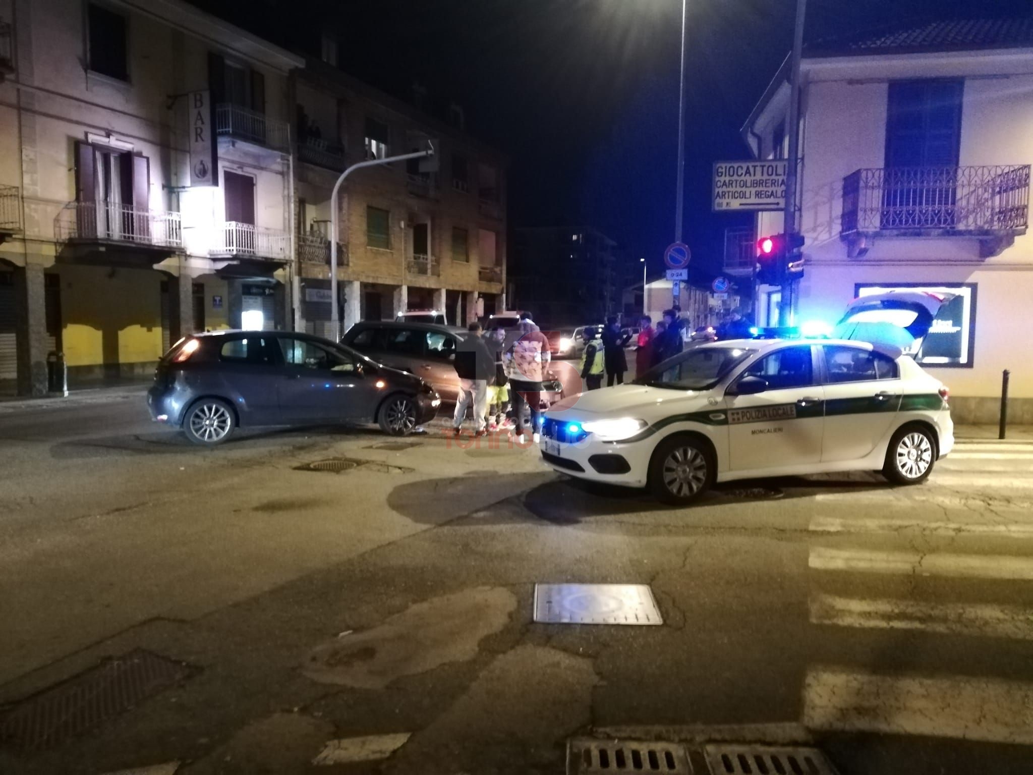 MONCALIERI - Incidente in strada Genova: paura nella serata