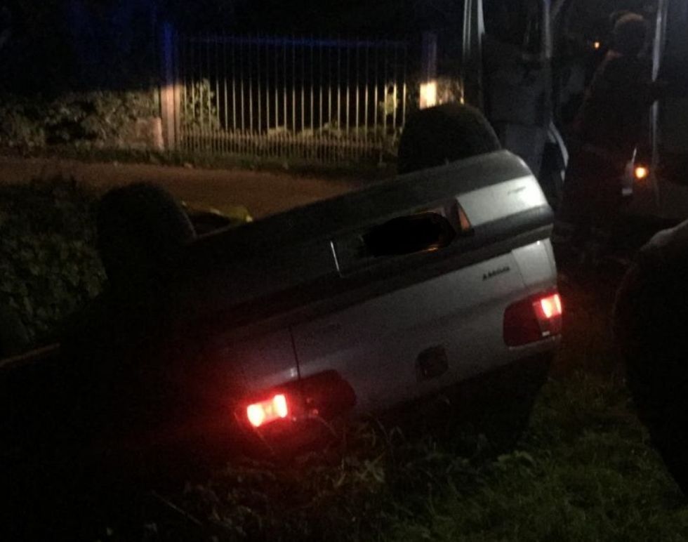 CARIGNANO - Si ribalta sulla provinciale 147 al Ceretto: ferito lui e il cane