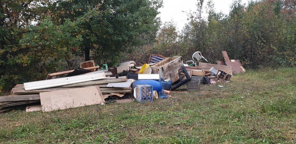 PIOSSASCO - Fioccano le discariche nelle zone periferiche: la protesta dei residenti