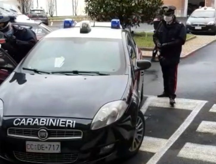 CARMAGNOLA - Perde il lavoro e tenta il suicidio: salvato dai carabinieri