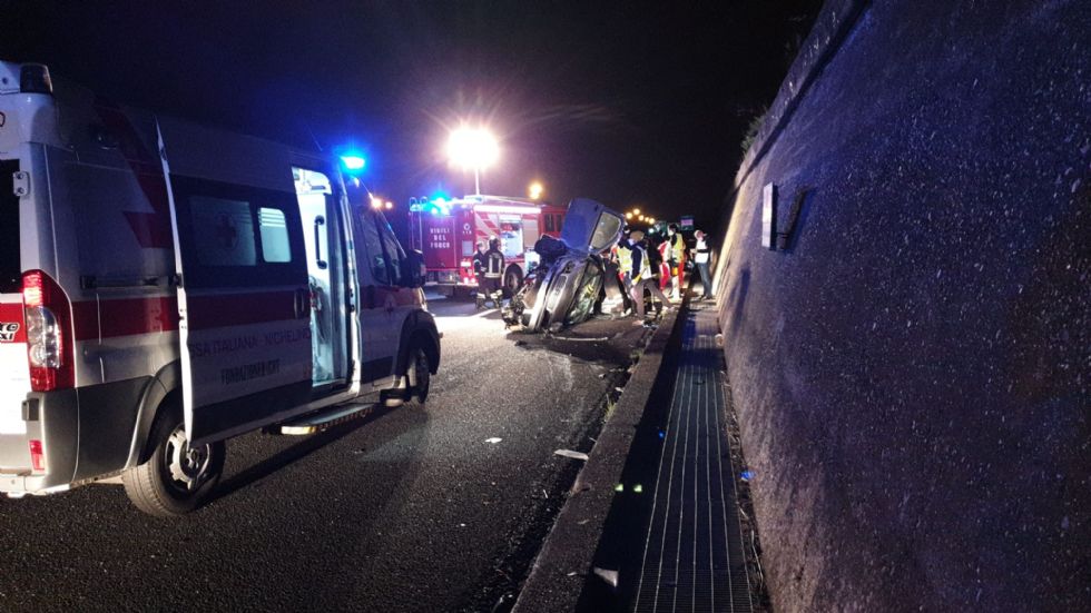 ORBASSANO - Perde il controllo dell'auto e si schianta in tangenziale