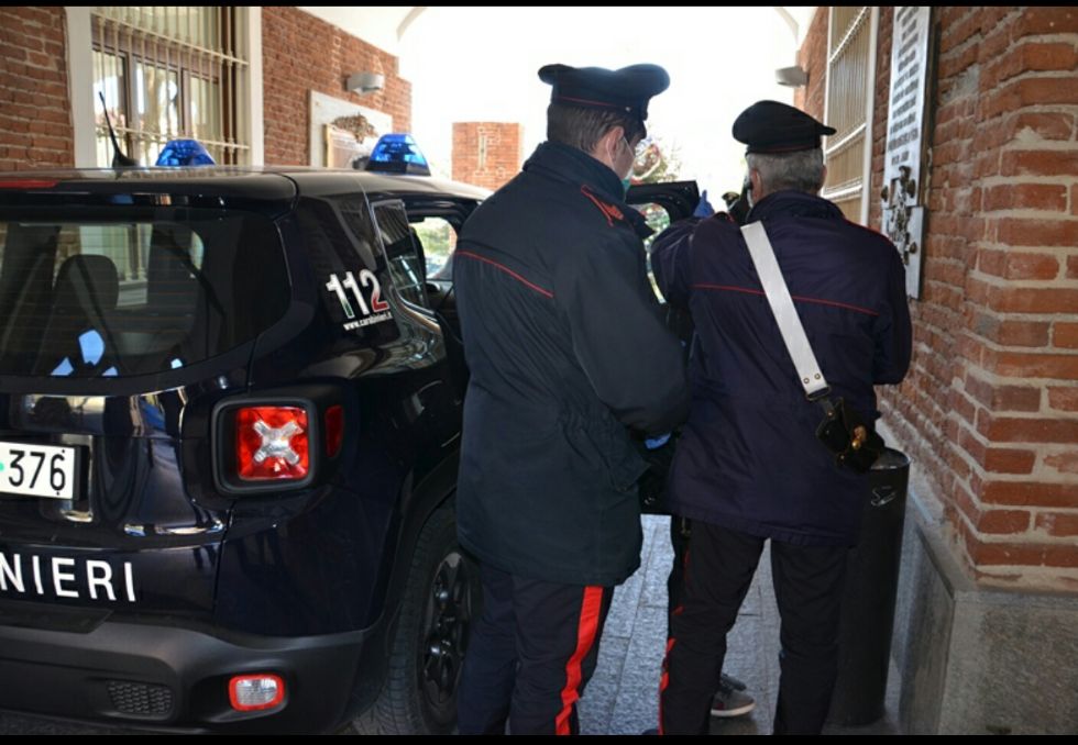 BEINASCO - Arrestato taccheggiatore rumeno alle Fornaci