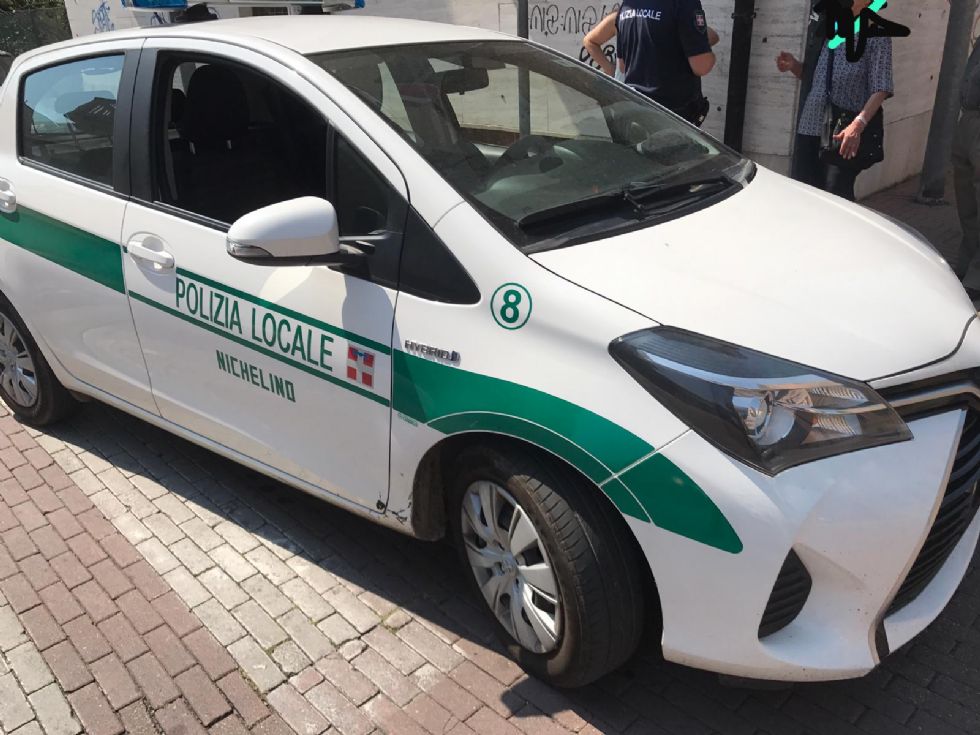 NICHELINO - La nonnina ha un vuoto di memoria e si perde: la polizia locale la salva