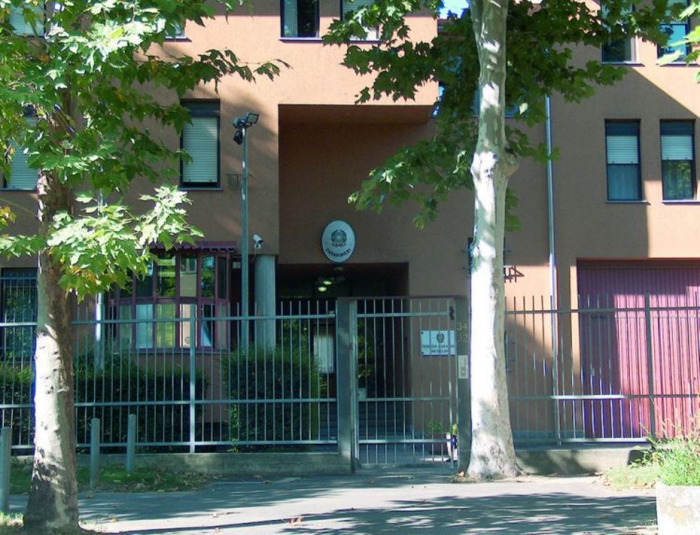 NICHELINO - Cinque denunce al titolare di una compravendita auto