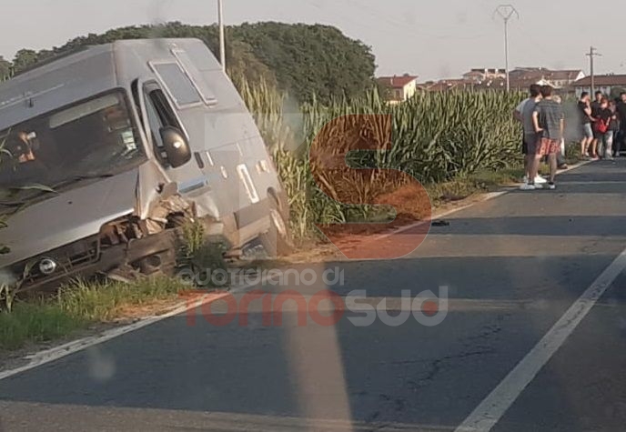 CARIGNANO - Frontale sulla provinciale per Vinovo, ai Brassi: due feriti