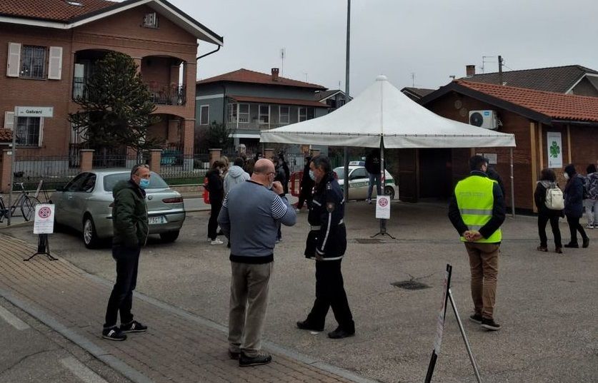 TROFARELLO - Possibile focolaio Covid, diverse sezioni della Leopardi a casa dalle lezioni