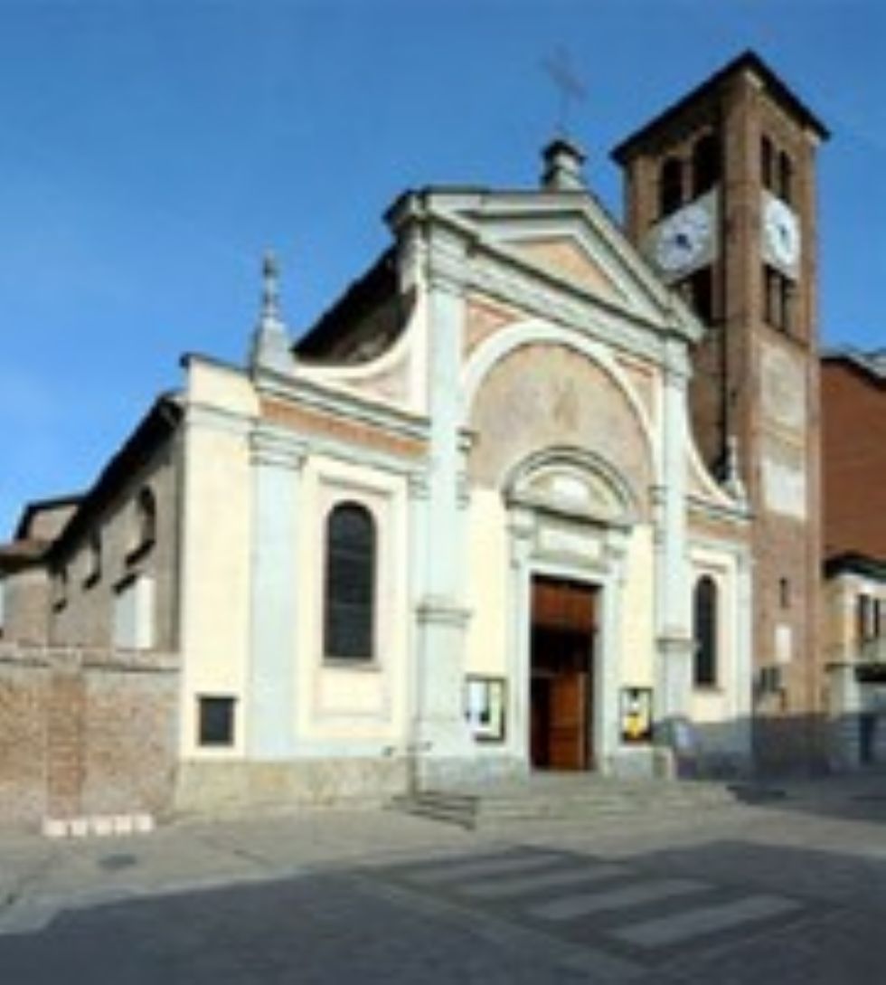 VINOVO - Il parroco decide per celebrazioni religiose ancora senza fedeli