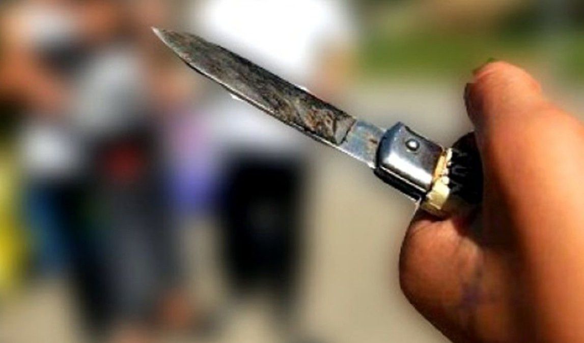 NICHELINO - Torna l'allerta per gli scontri tra giovani: in via San Francesco spunta anche un coltello
