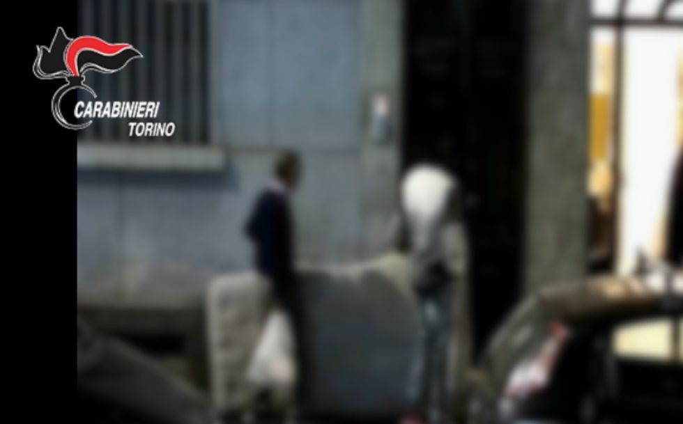 CRONACA - Smantellata la banda che gestiva traffico di esseri umani. Coinvolto un legale di Trofarello