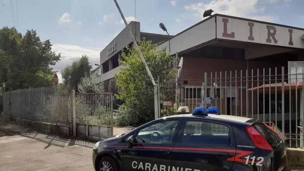 NICHELINO - Ritrovato dentro la ex Liri un furgone rubato con un carico di 300 litri di gasolio