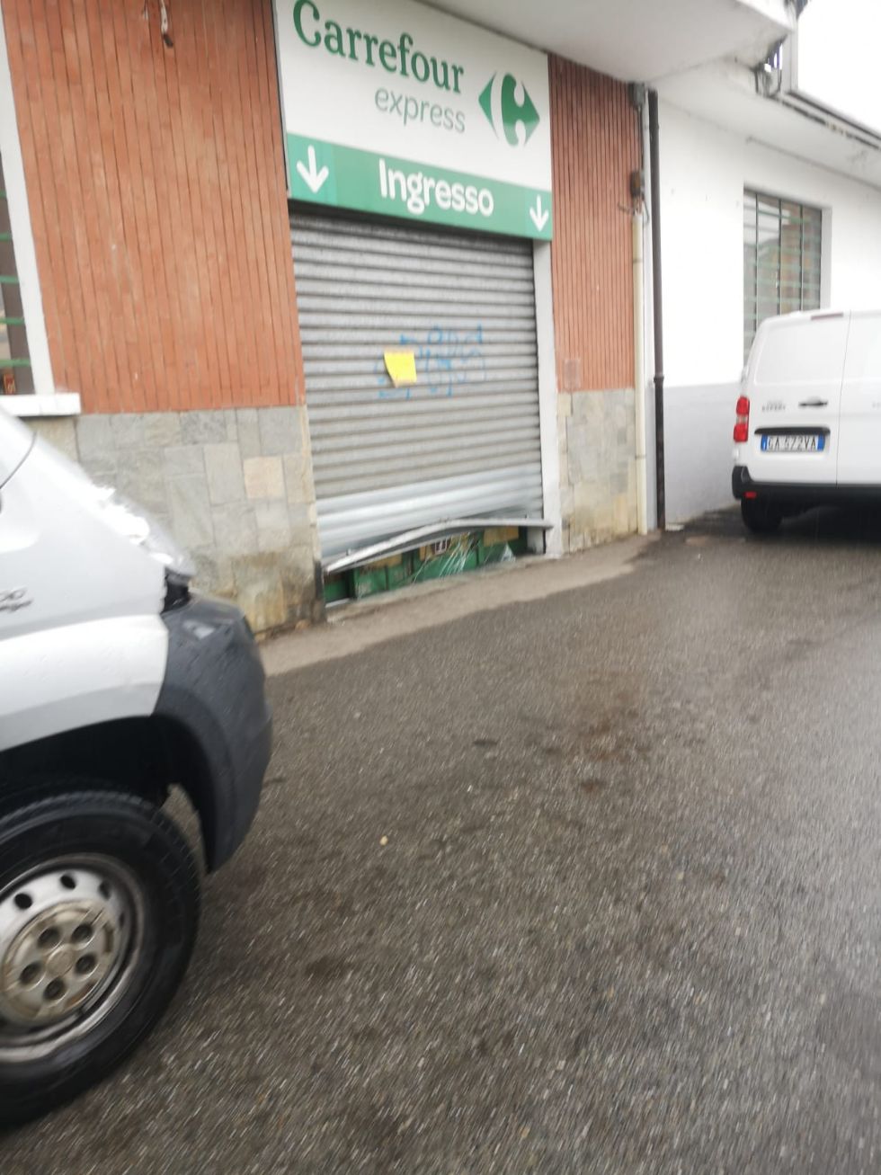 CRONACA - Supermercati nel mirino dei ladri: tre colpi nella notte scorsa
