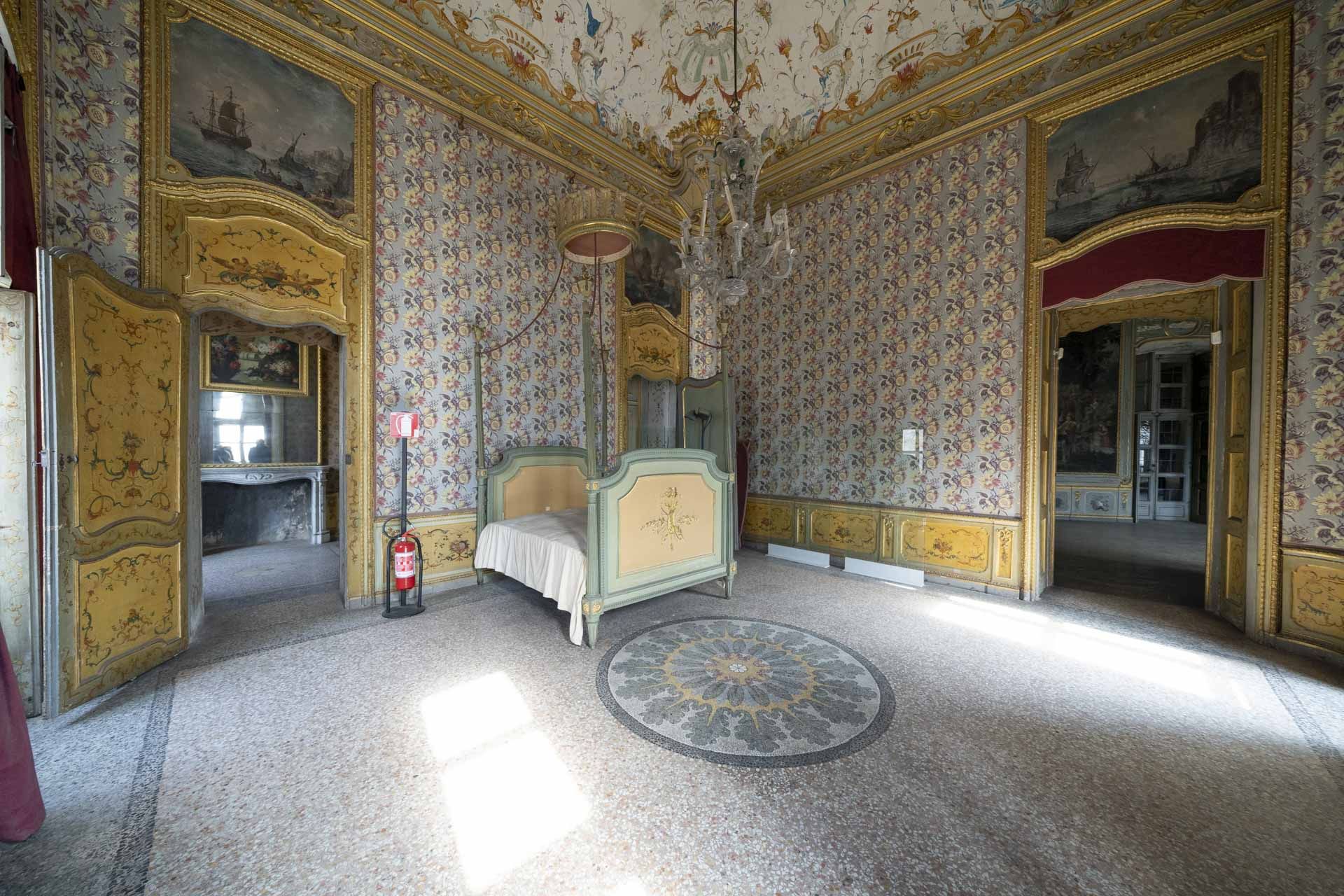 NICHELINO - Visita straordinaria all'appartamento di Ponente di re Carlo Felice a Stupinigi