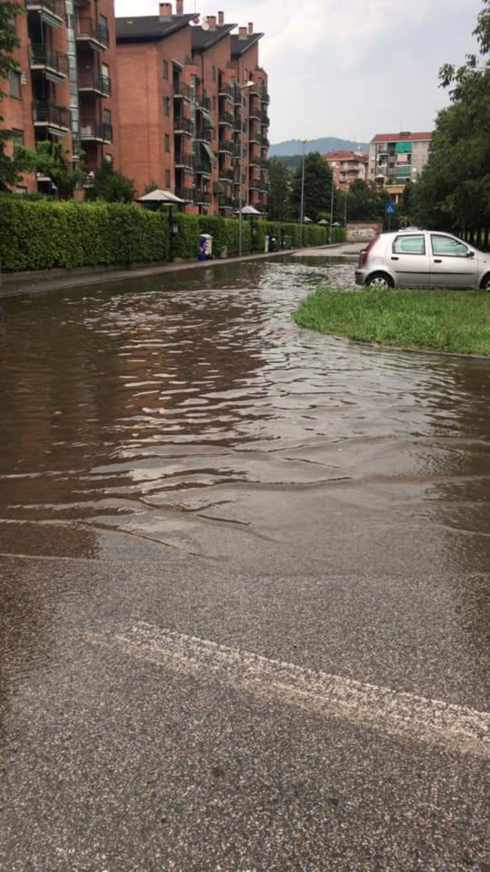 MONCALIERI - Maltempo e blackout, lunedì difficile in città