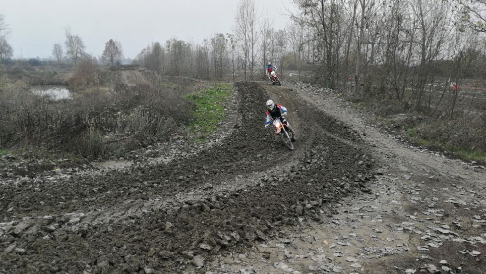CARMAGNOLA - Furto e danni nell'impianto sportivo di motocross