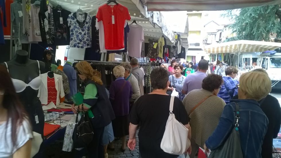 MONCALIERI - Da venerdì ritorna il mercato del centro storico
