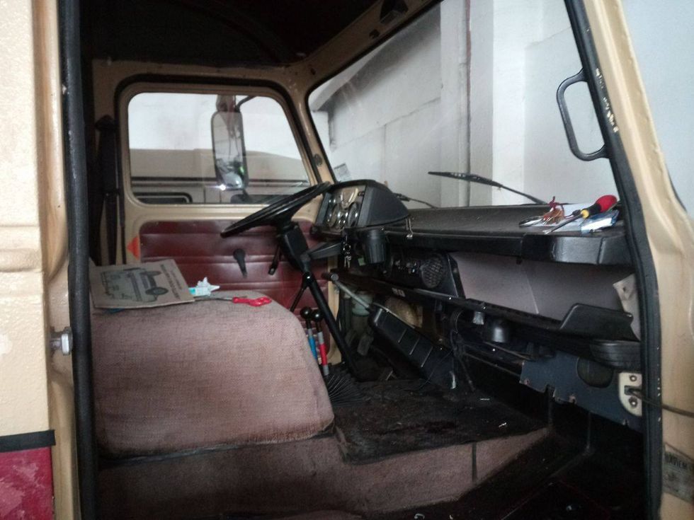 BEINASCO - Lascia le chiavi nel cruscotto del camion e glielo rubano. I carabinieri lo ritrovano