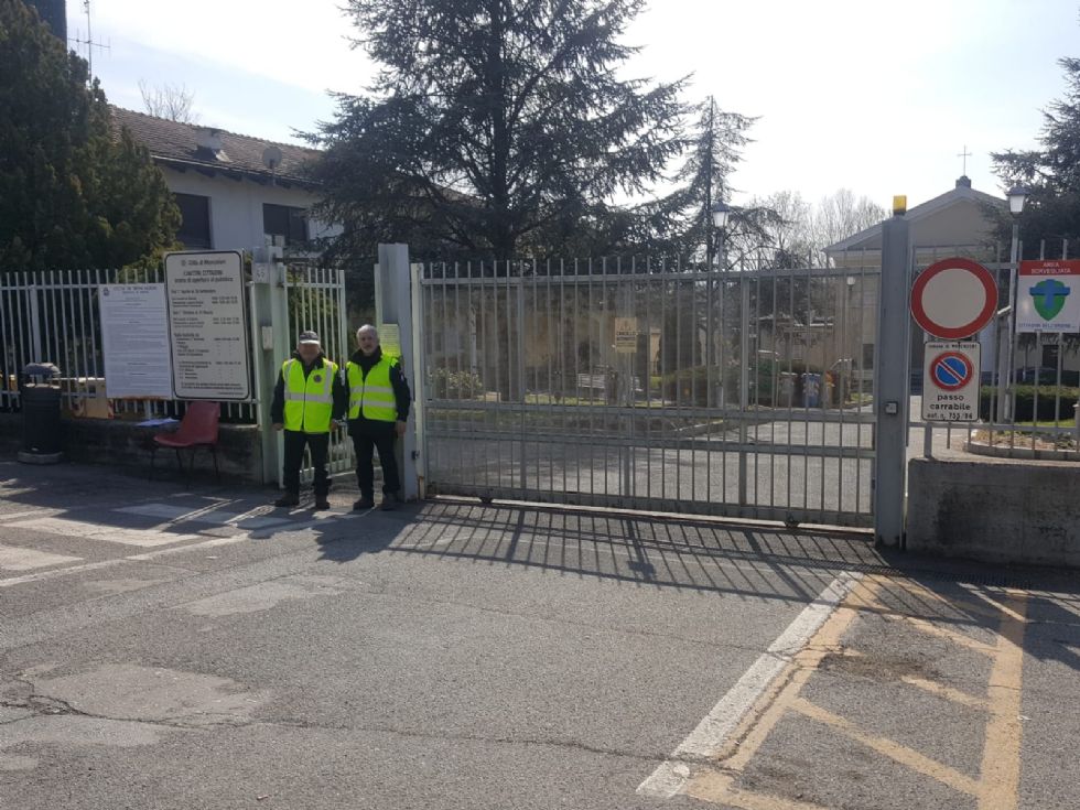 MONCALIERI - Va al cimitero senza mascherina e viene multato di 400 euro