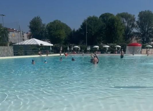 ORBASSANO - E' morto il giovane 15 enne colpito da malore nel parco acquatico