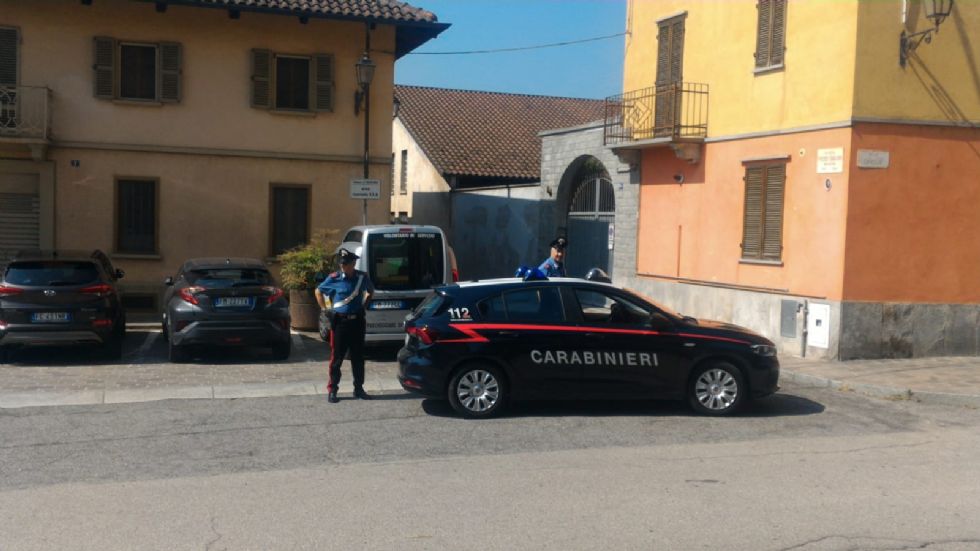 TROFARELLO - Fermata auto di un topo d'appartamento: bloccato per furto