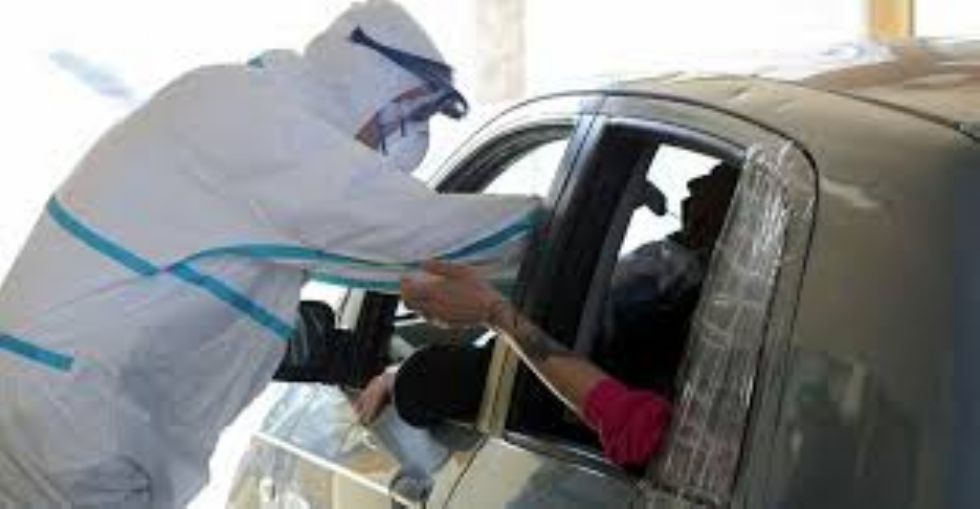 MONCALIERI - In piazza del Mercato i tamponi "drive in"
