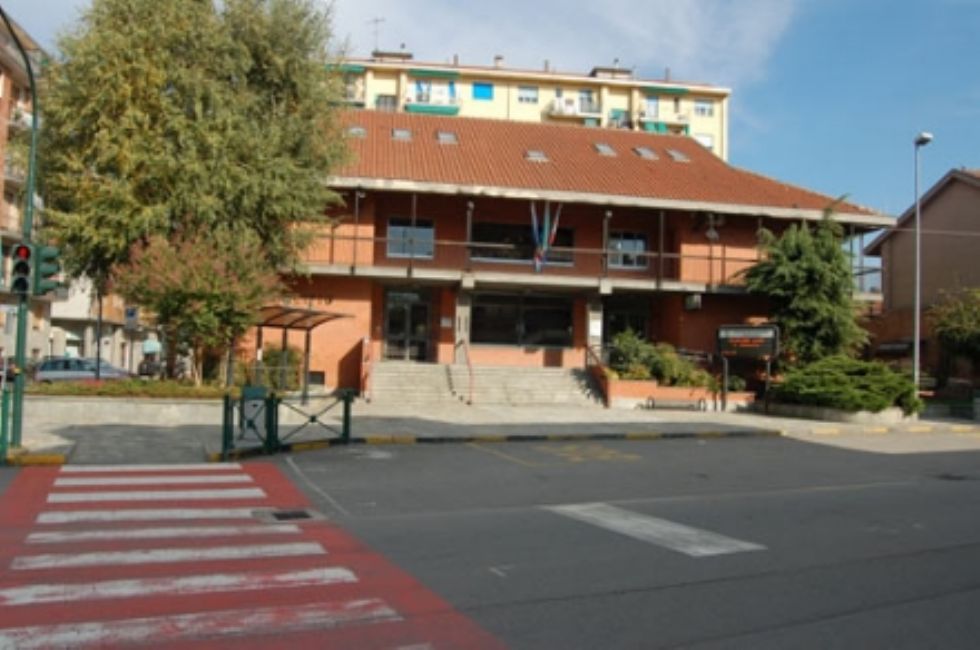 LA LOGGIA - In paese si piange la prima vittima del virus. I contagiati salgono a 19