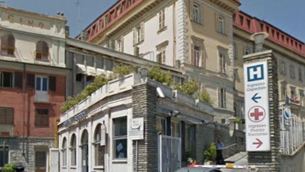 MONCALIERI - Fermato al pre triage del Santa Croce va in escandescenza: arrivano i carabinieri