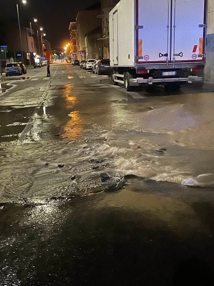 NICHELINO - Ancora una tubatura guasta in città e famiglie senz'acqua per ore