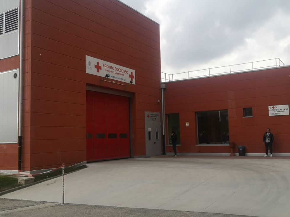 BEINASCO - Finge un malore al controllo dei carabinieri e in ospedale gli trovano droga nelle mutande
