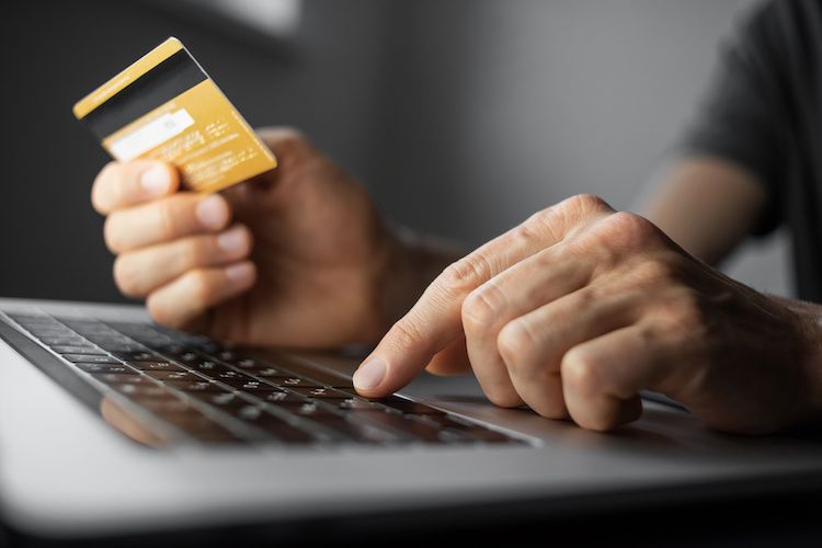 Come evitare le truffe digitali in vacanza