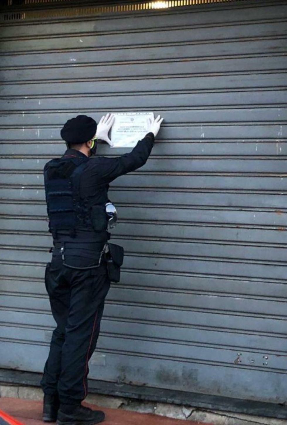 MONCALIERI - Panetteria non rispettava le misure anti covid, I carabinieri la chiudono per 5 giorni