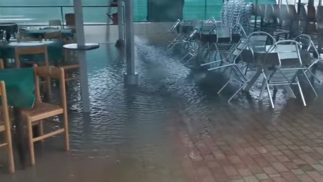 MALTEMPO - Oggi le piogge daranno tregua, ma è sempre più clima tropicale